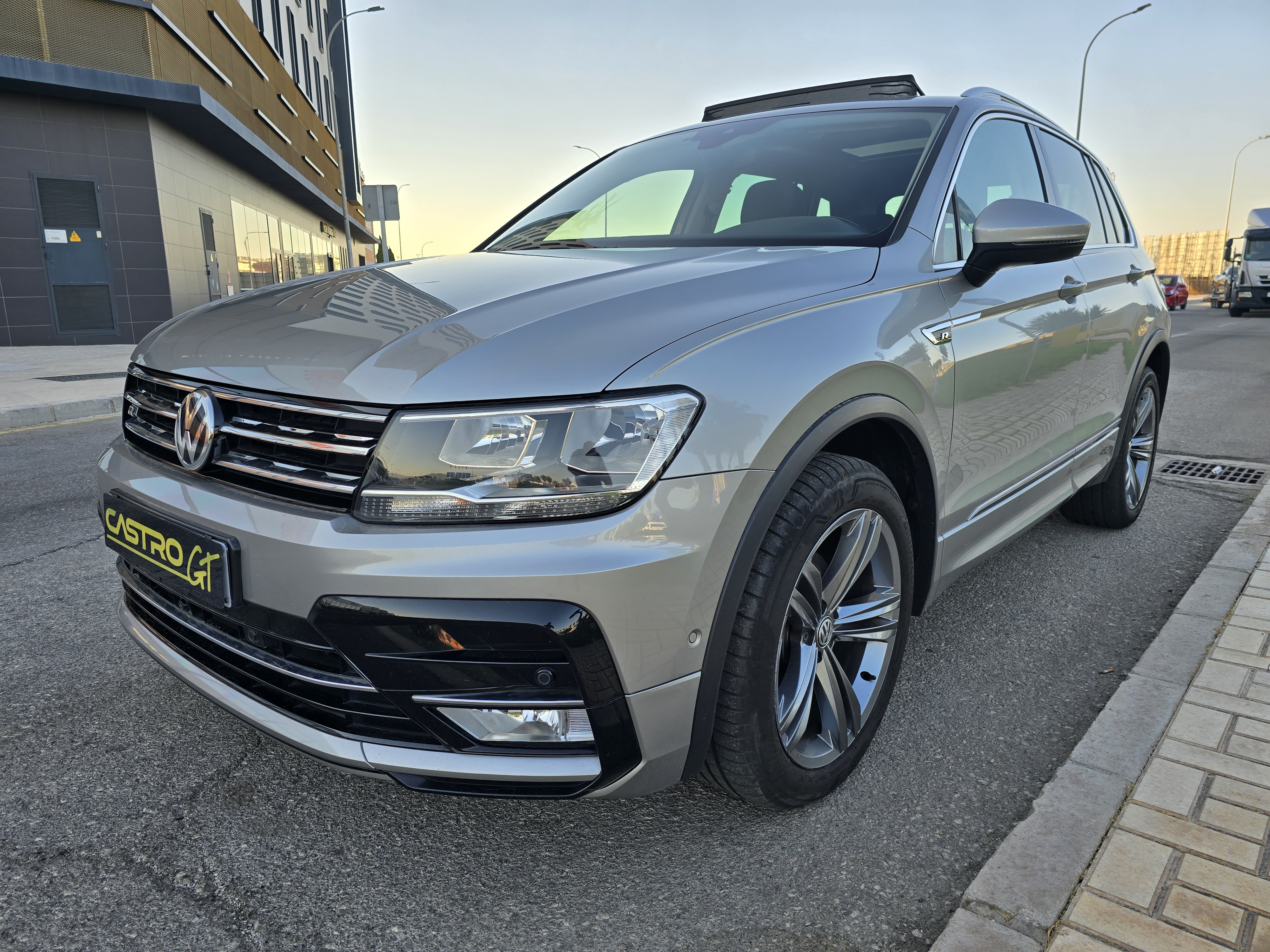 VOLKSWAGEN TIGUAN 2.0TDI R-LINE DSG 4-MOTION 150CV