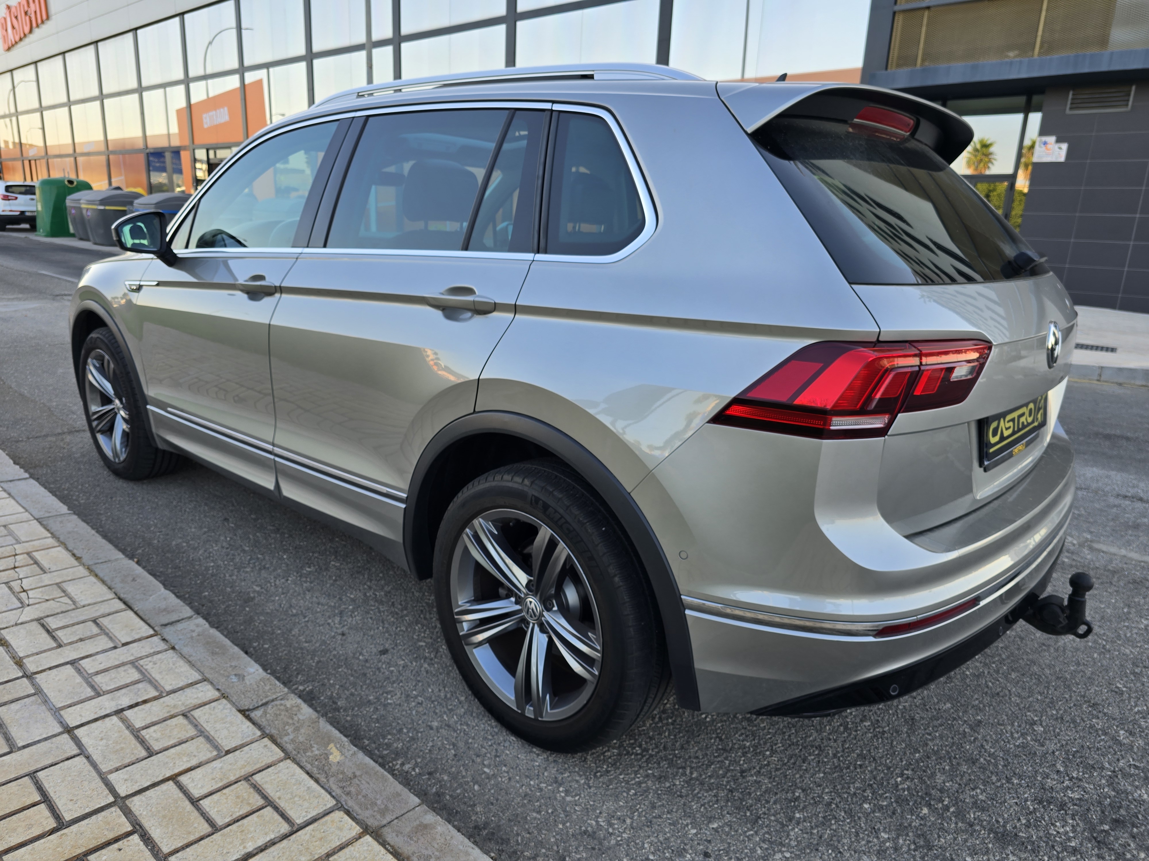 VOLKSWAGEN TIGUAN 2.0TDI R-LINE DSG 4-MOTION 150CV