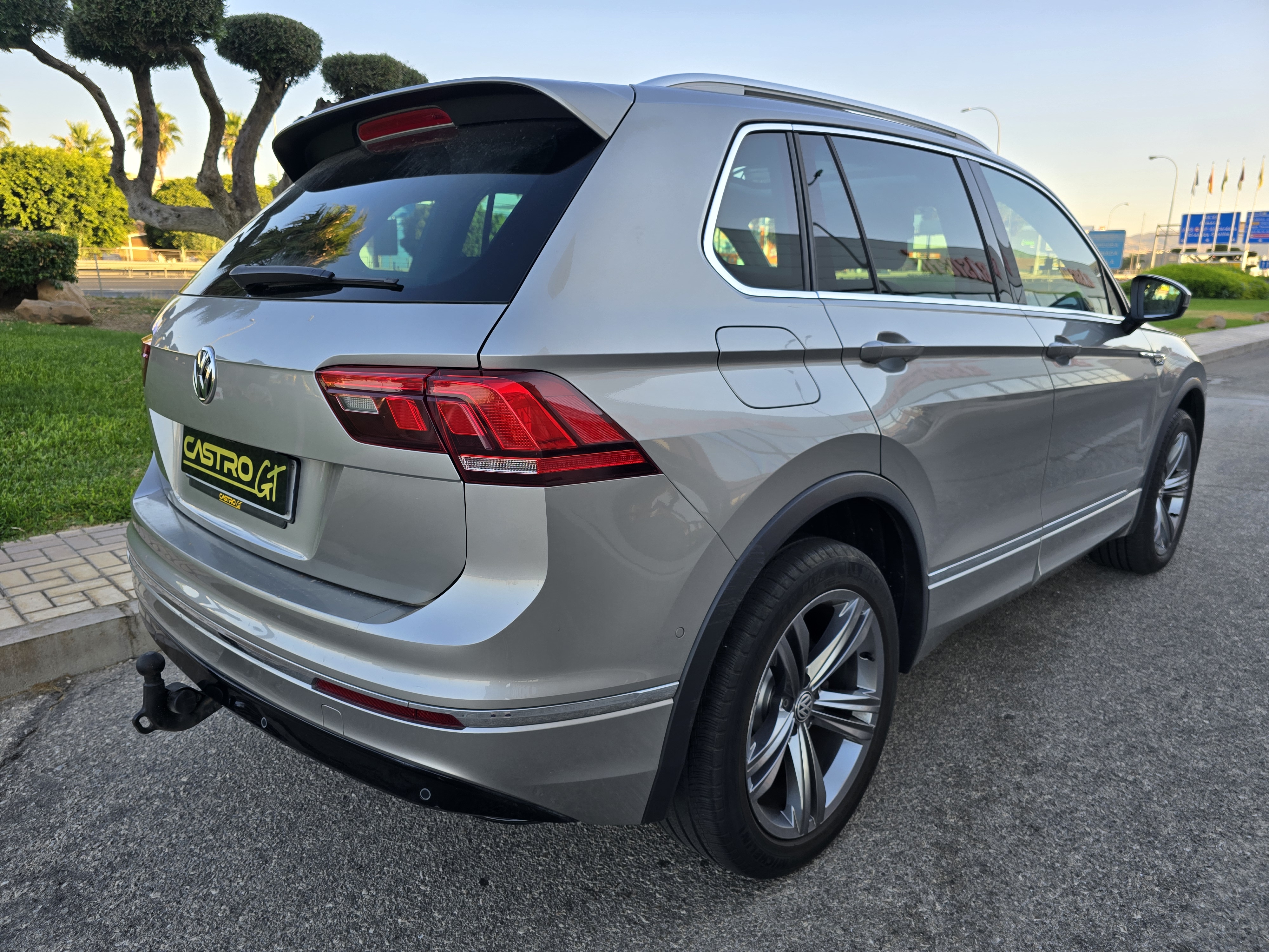 VOLKSWAGEN TIGUAN 2.0TDI R-LINE DSG 4-MOTION 150CV