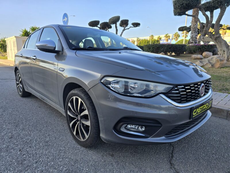FIAT TIPO 1.4i LOUNGE