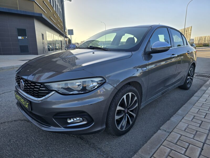 FIAT TIPO 1.4i LOUNGE