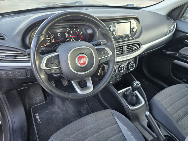 FIAT TIPO 1.4i LOUNGE