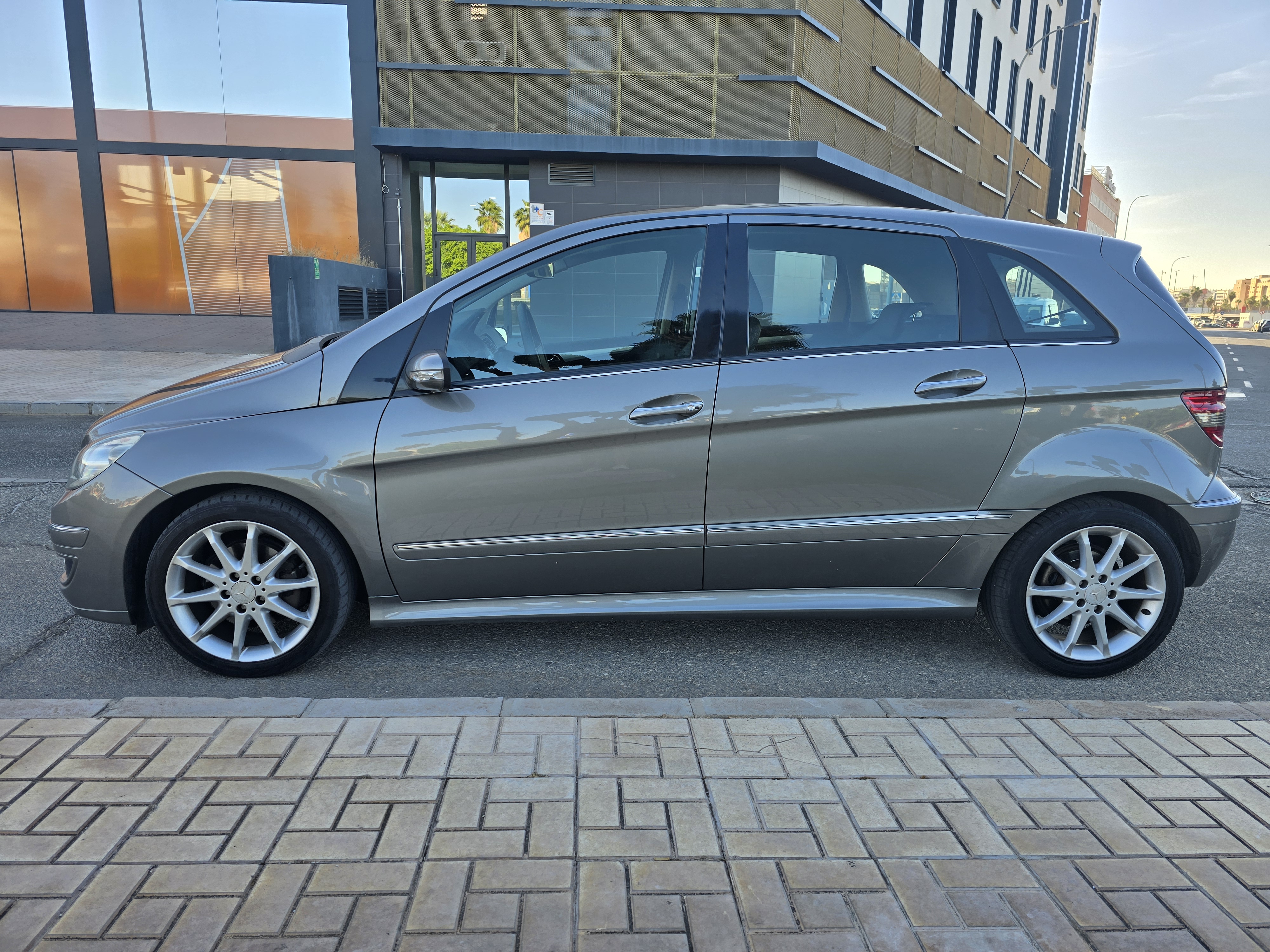 MERCEDES-BENZ CLASE B 180CDI AUTO 109CV