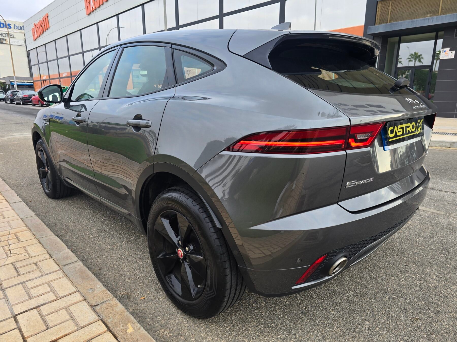 JAGUAR E-PACE 2.0D R-DYNAMIC HSE 4WD 180CV
