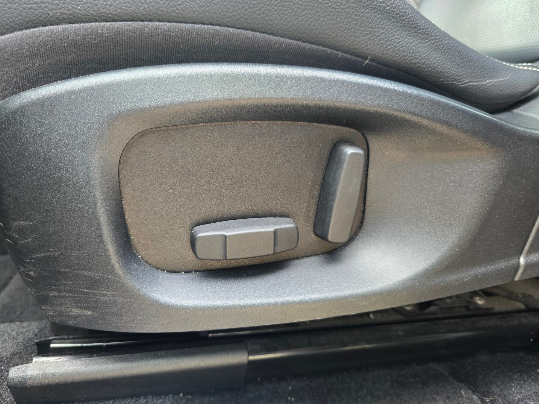 JAGUAR E-PACE 2.0D R-DYNAMIC HSE 4WD 180CV