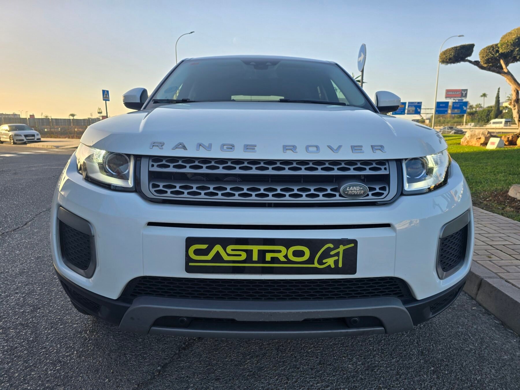 LAND-ROVER RANGE ROVER EVOQUE 2.0L 4X2 SE 150CV