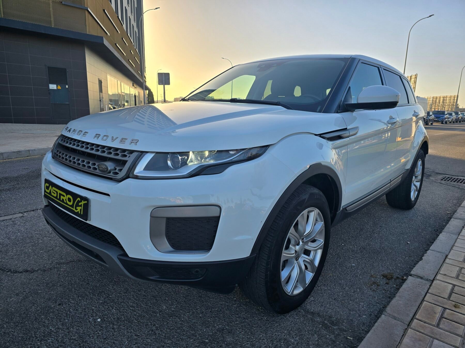 LAND-ROVER RANGE ROVER EVOQUE 2.0L 4X2 SE 150CV