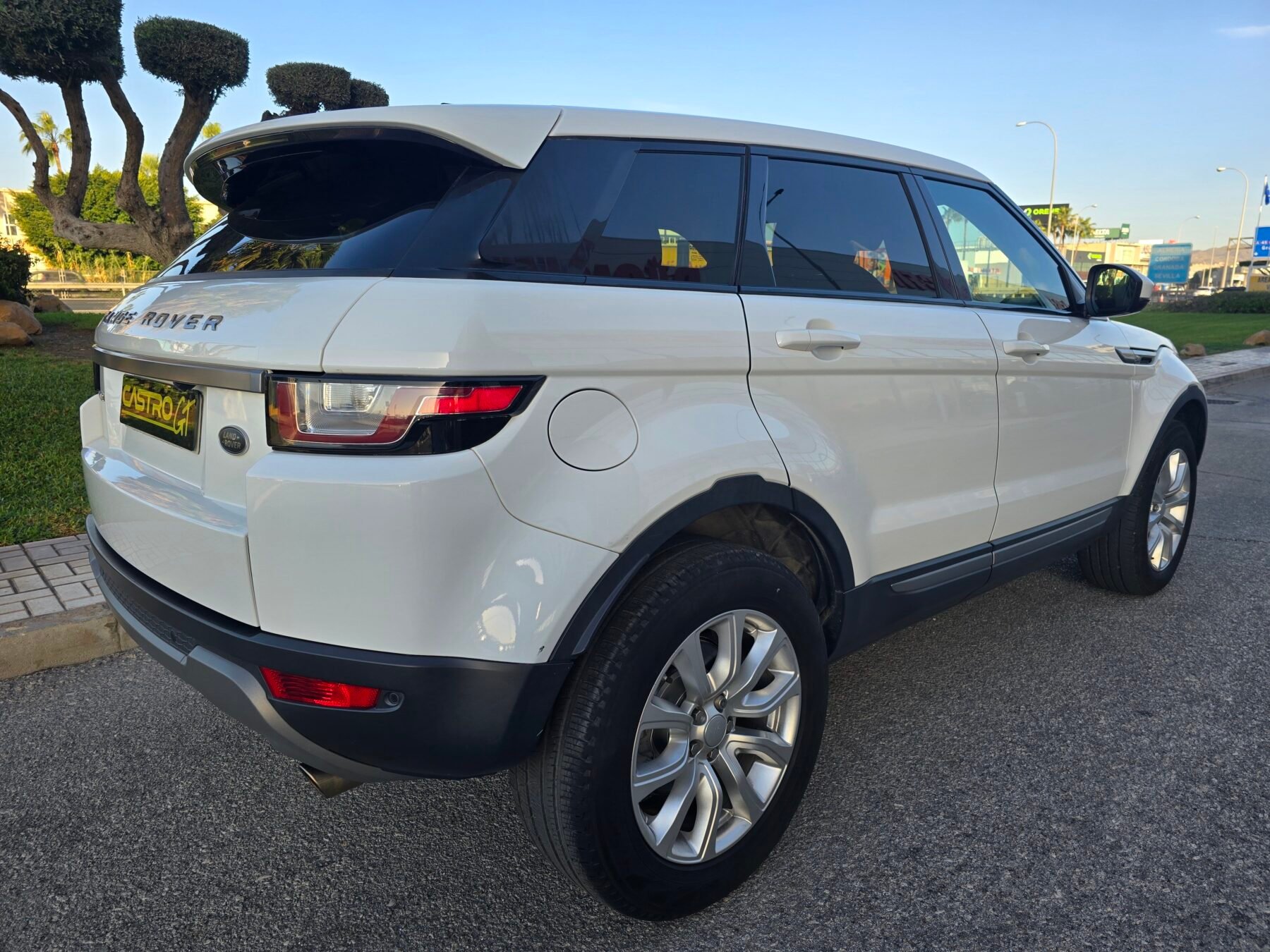 LAND-ROVER RANGE ROVER EVOQUE 2.0L 4X2 SE 150CV