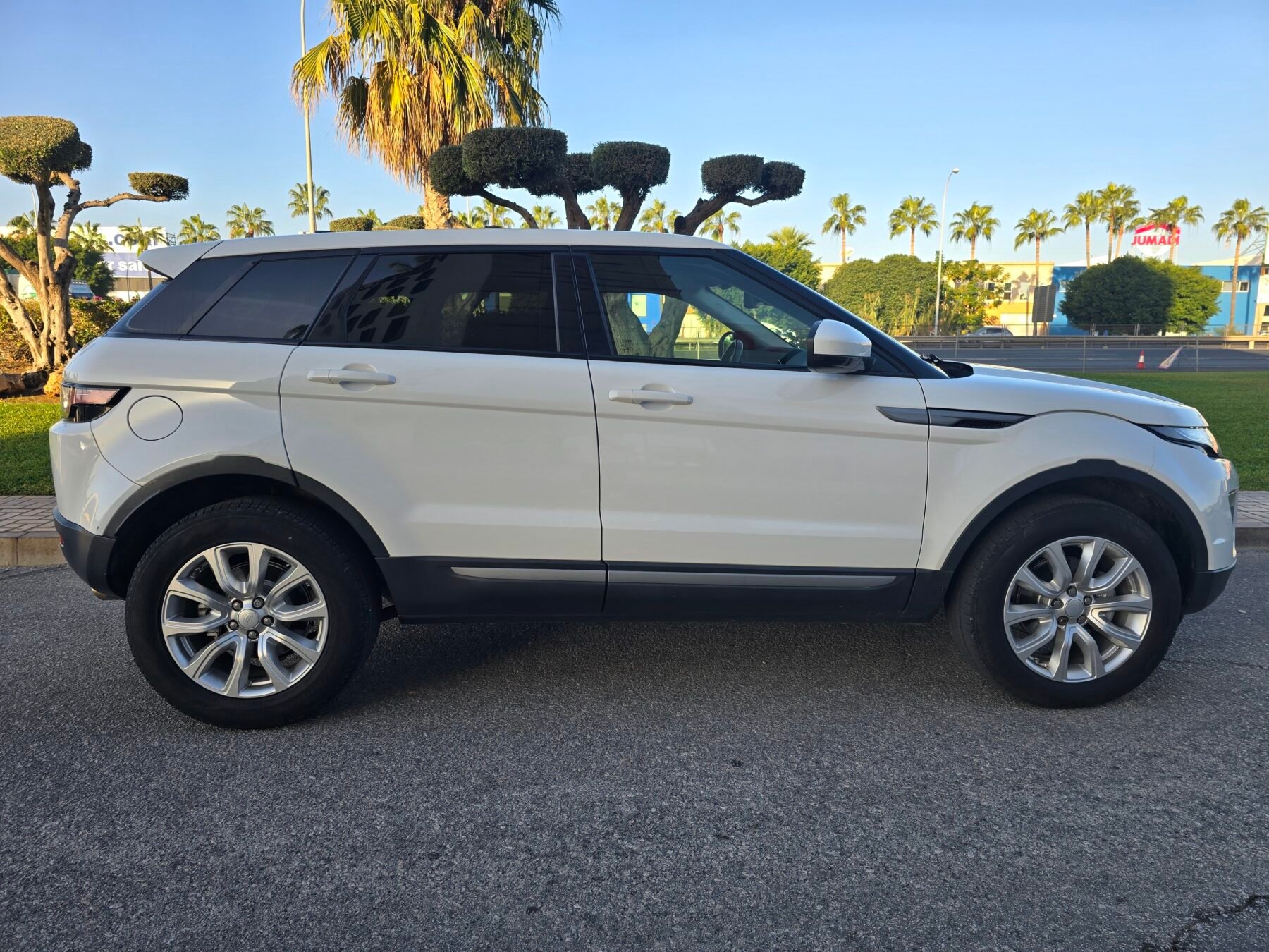 LAND-ROVER RANGE ROVER EVOQUE 2.0L 4X2 SE 150CV