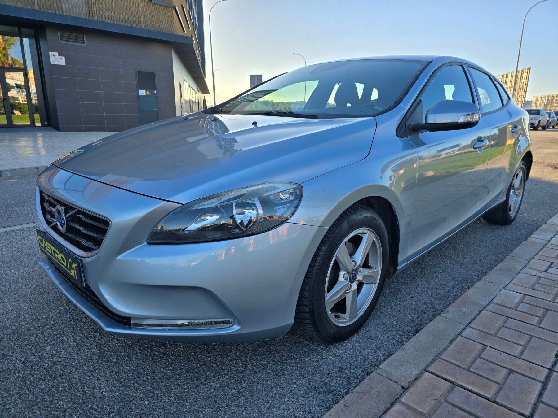 VOLVO V40 1.6 D2 MOMENTUM 115CV