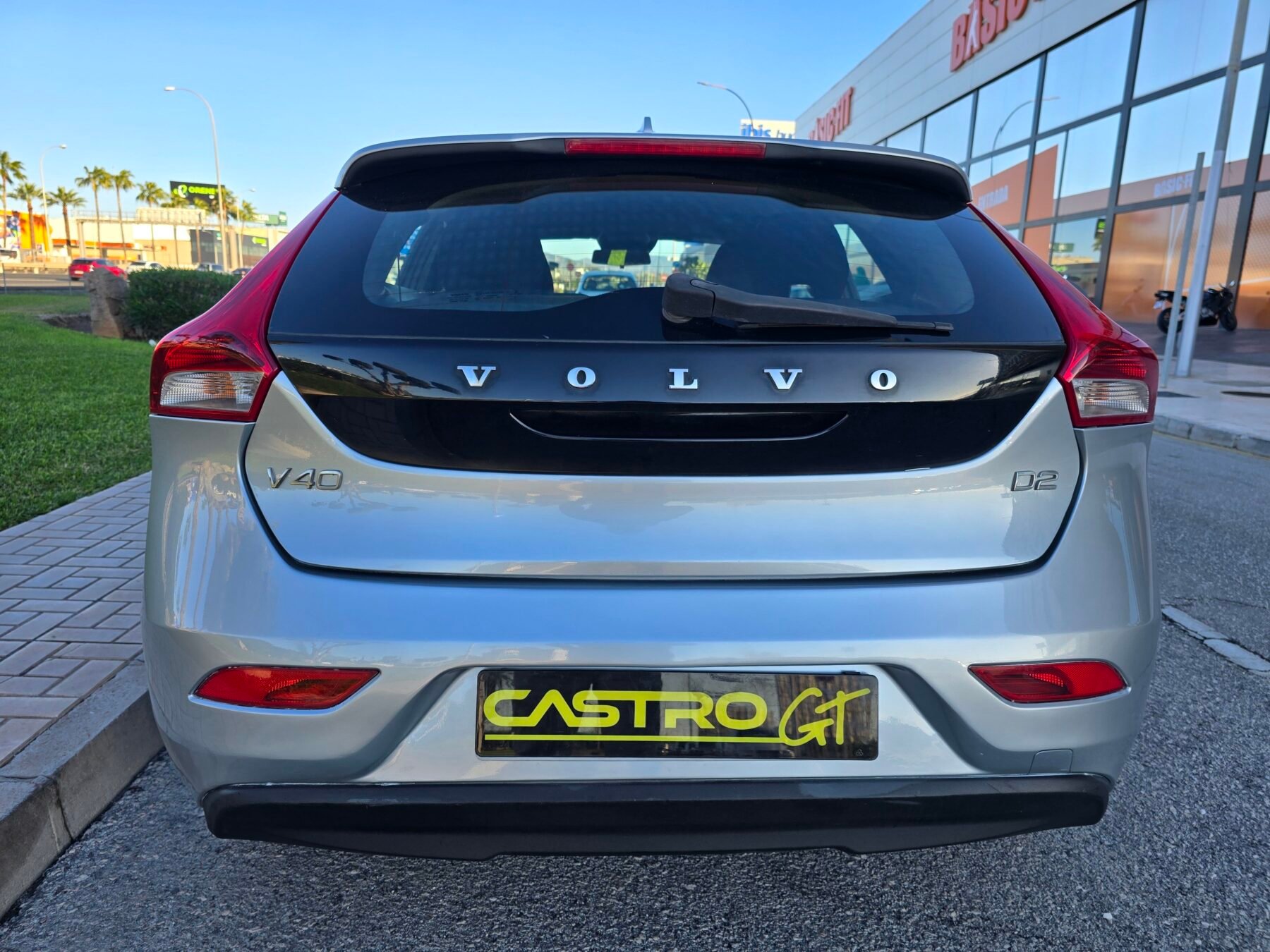 VOLVO V40 1.6 D2 MOMENTUM 115CV