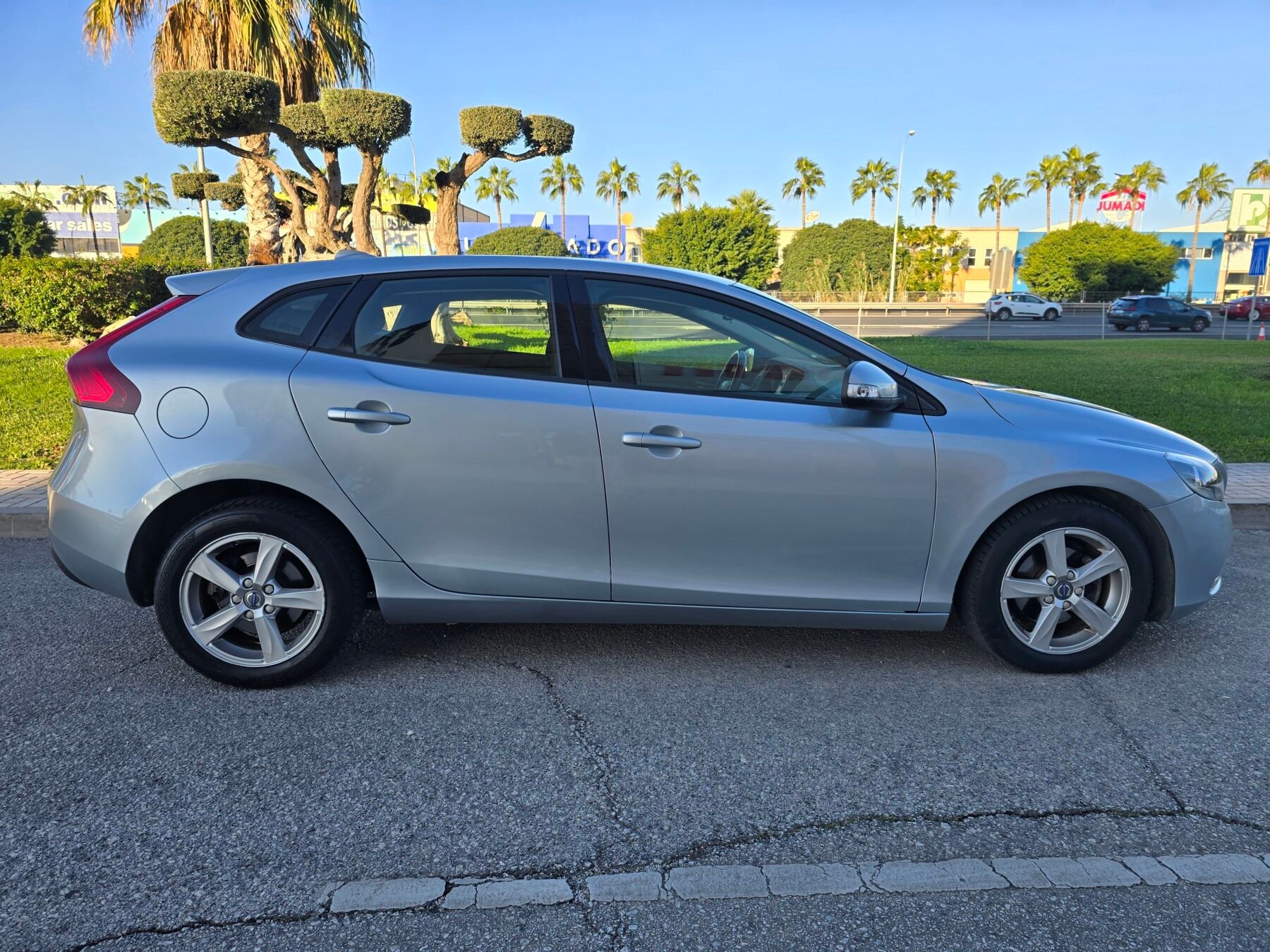 VOLVO V40 1.6 D2 MOMENTUM 115CV