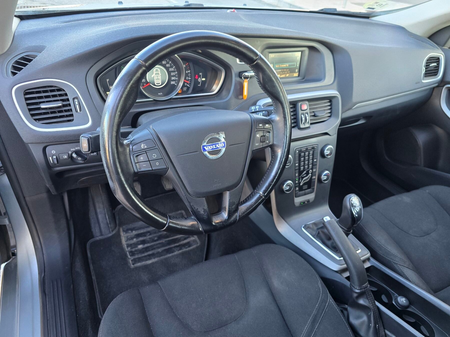 VOLVO V40 1.6 D2 MOMENTUM 115CV