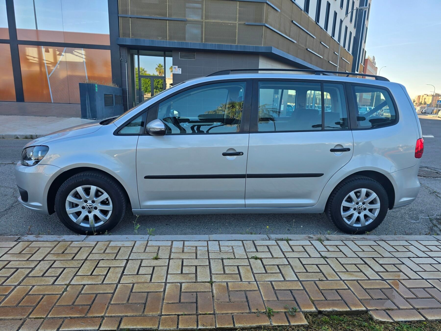 VOLKSWAGEN TOURAN 1.6TDI ADVANCE 105CV