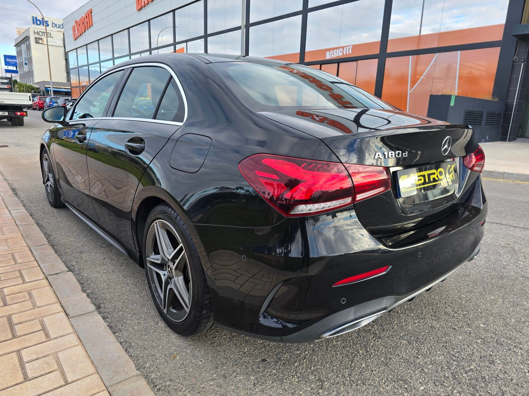 MERCEDES-BENZ Clase A SEDAN A180 CDI PACK AMG 116CV