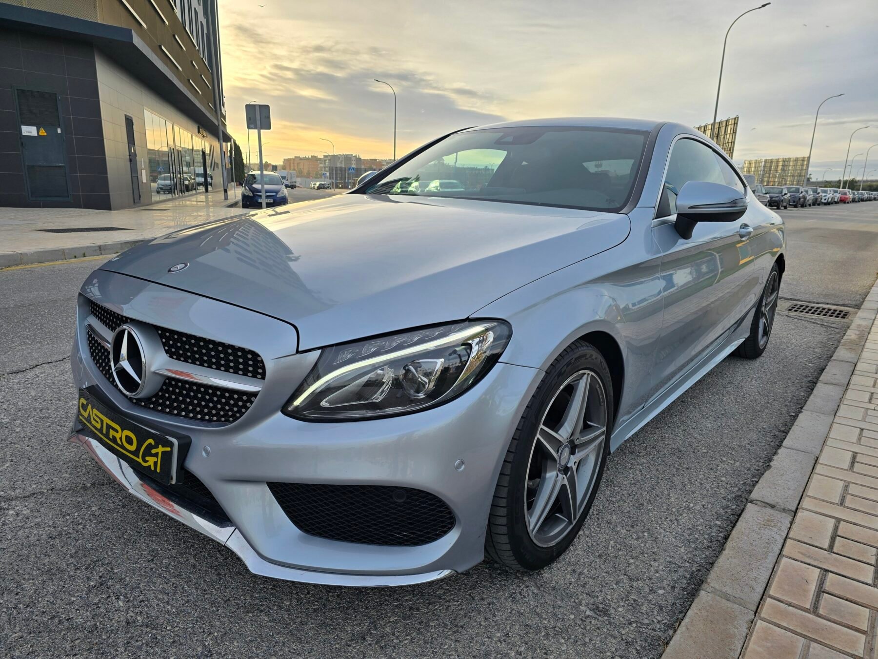MERCEDES-BENZ CLASE C COUPÉ 220D AMG LINE 170CV