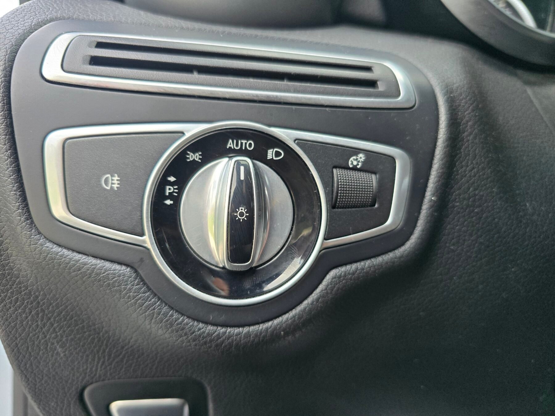 MERCEDES-BENZ CLASE C COUPÉ 220D AMG LINE 170CV