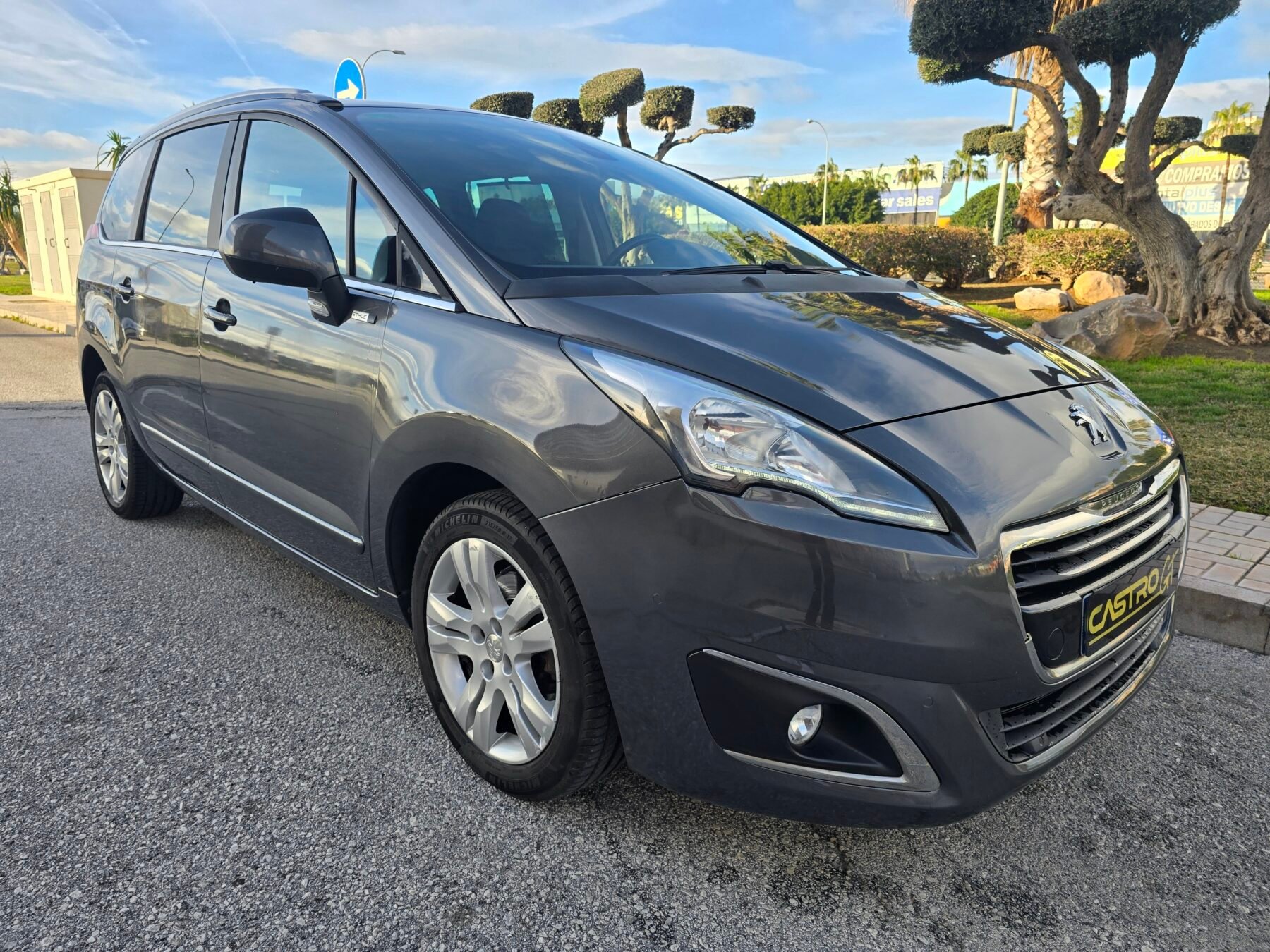 PEUGEOT 5008 1.6HDi STYLE 120CV 7 PLAZAS