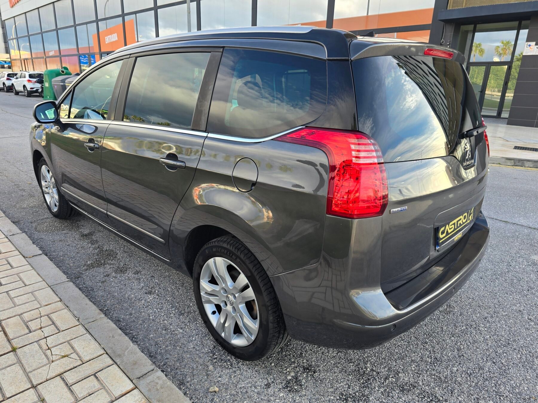 PEUGEOT 5008 1.6HDi STYLE 120CV 7 PLAZAS