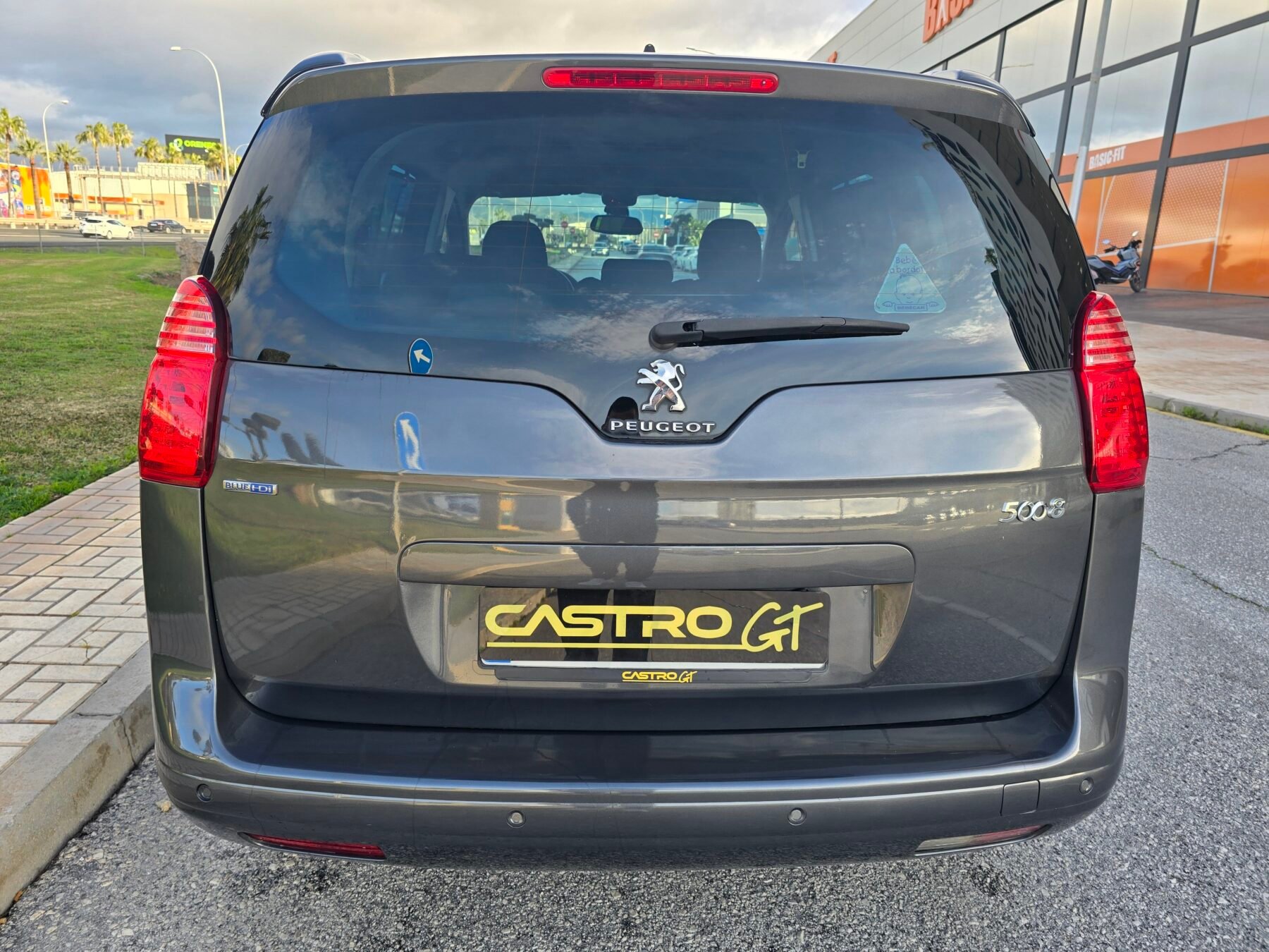 PEUGEOT 5008 1.6HDi STYLE 120CV 7 PLAZAS