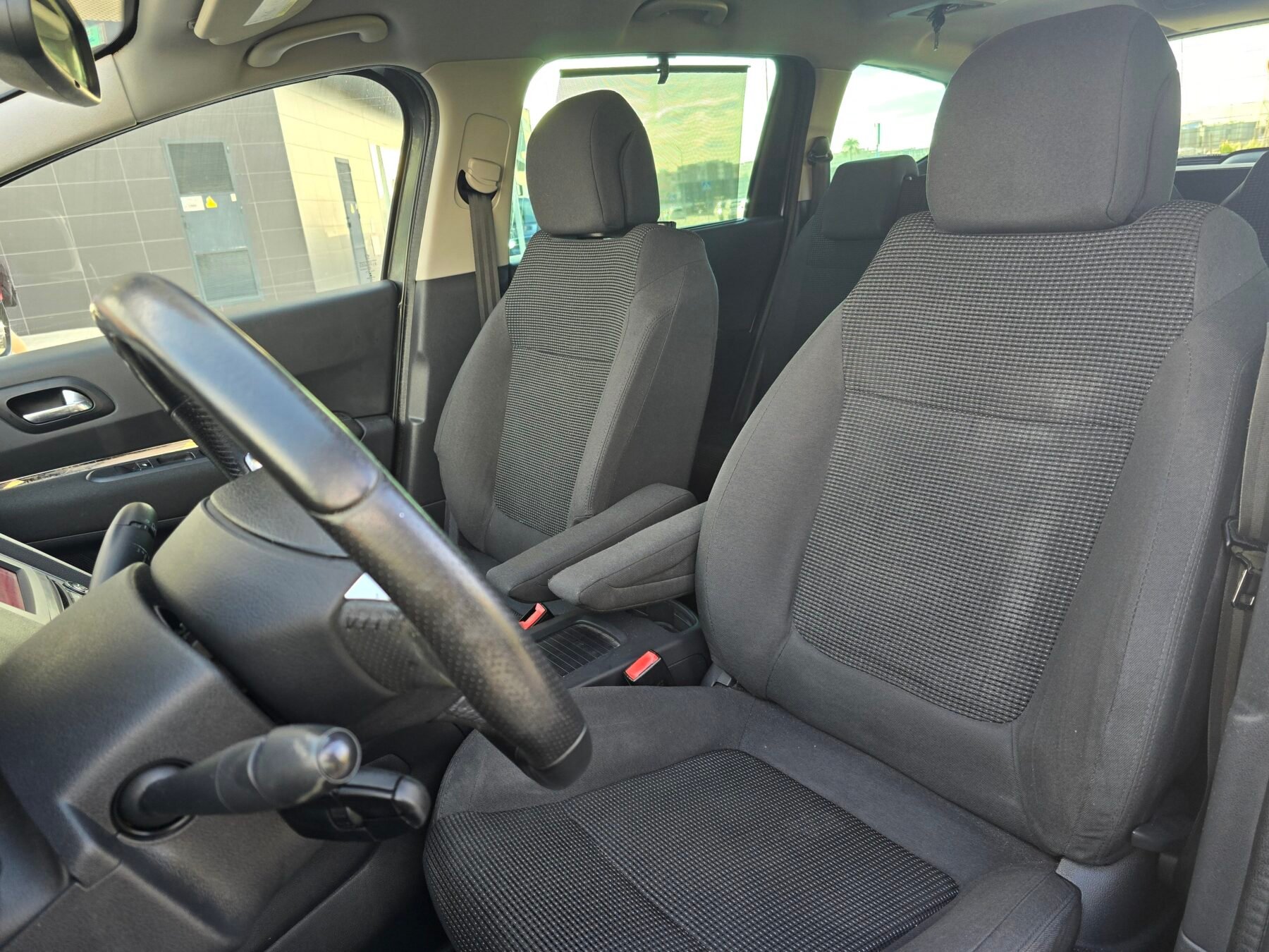 PEUGEOT 5008 1.6HDi STYLE 120CV 7 PLAZAS