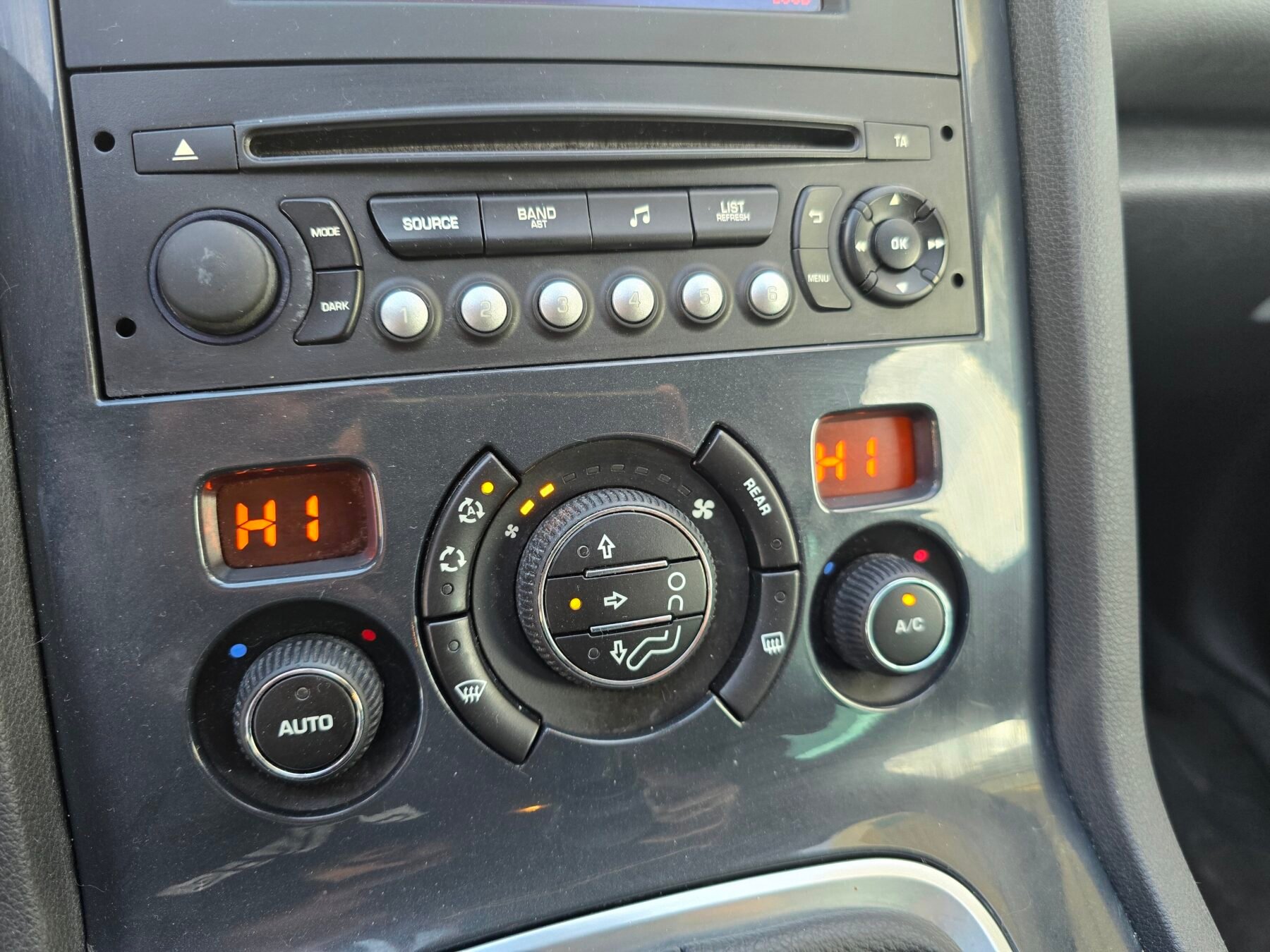 PEUGEOT 5008 1.6HDi STYLE 120CV 7 PLAZAS