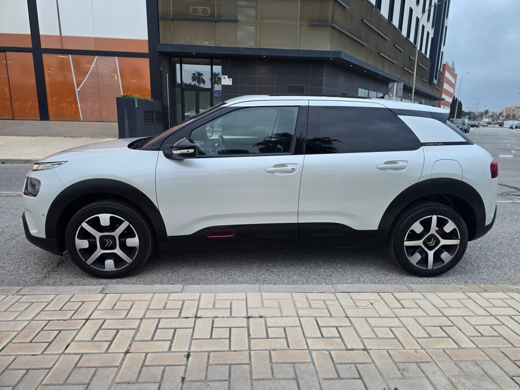 CITROEN C4 CACTUS 1.5 BLUE HDi SHINE PACK 100CV