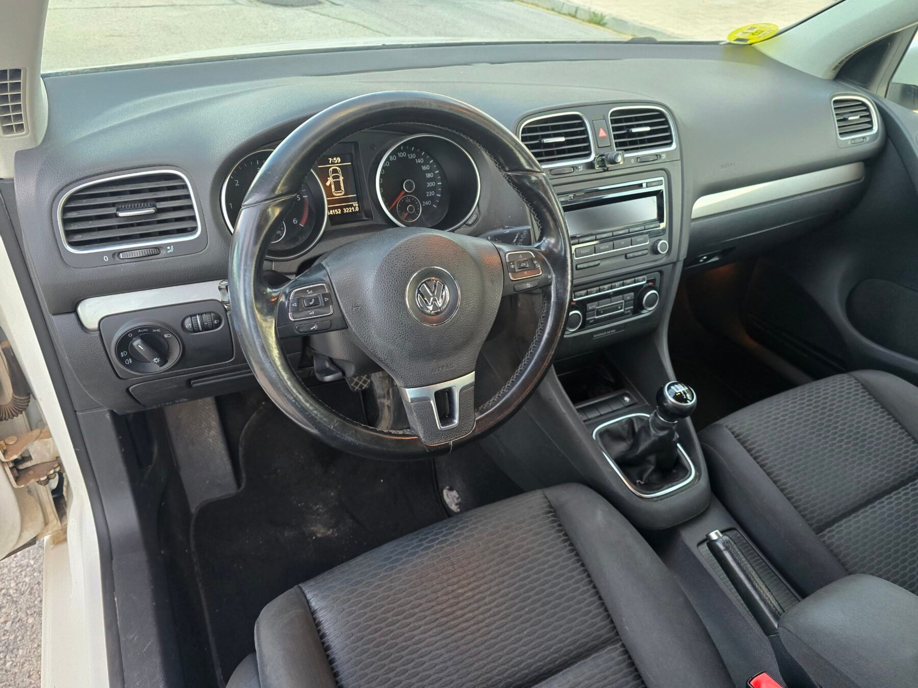 VOLKSWAGEN Golf 1.6TDI ADVANCE 105CV