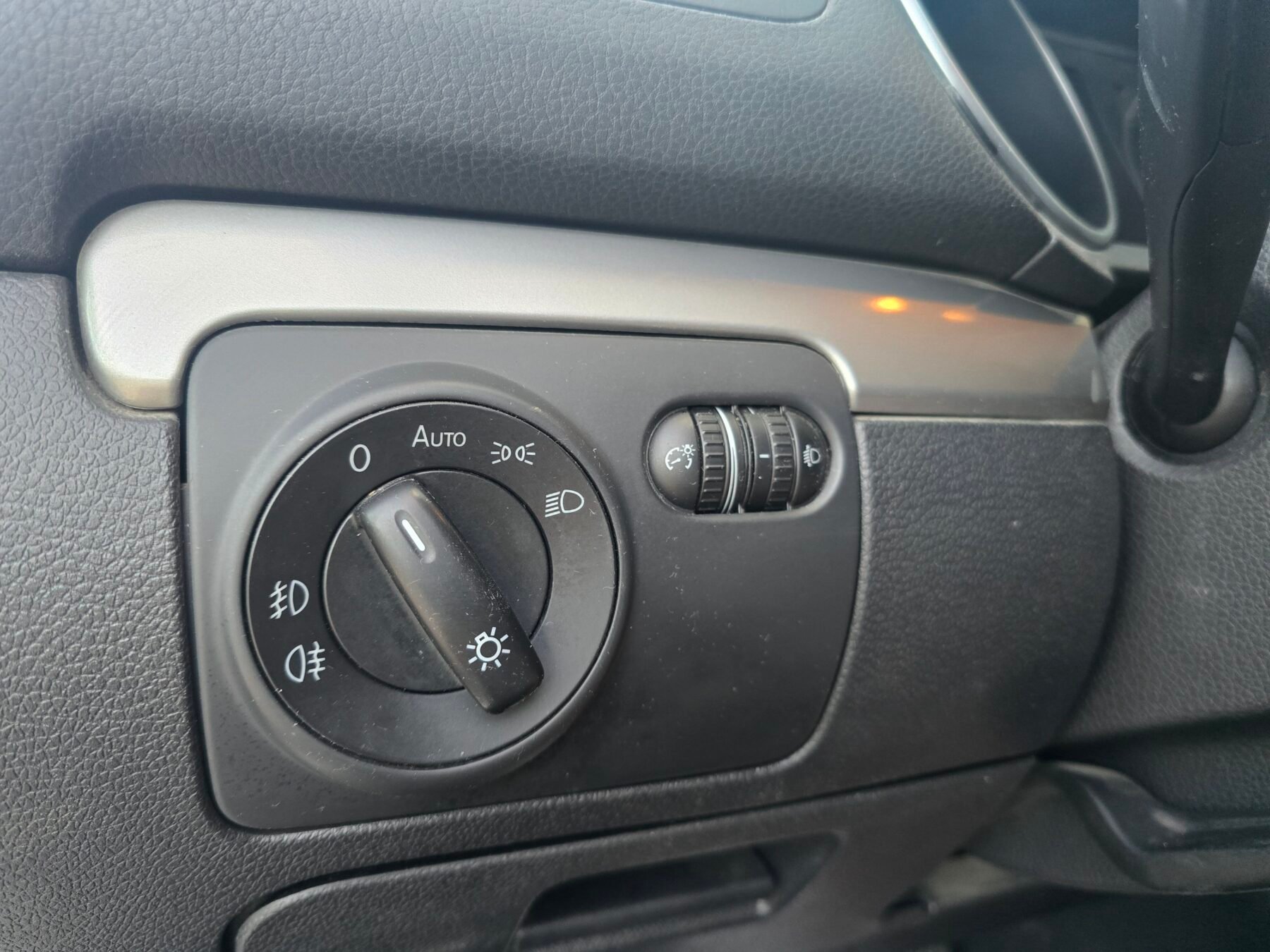 VOLKSWAGEN Golf 1.6TDI ADVANCE 105CV