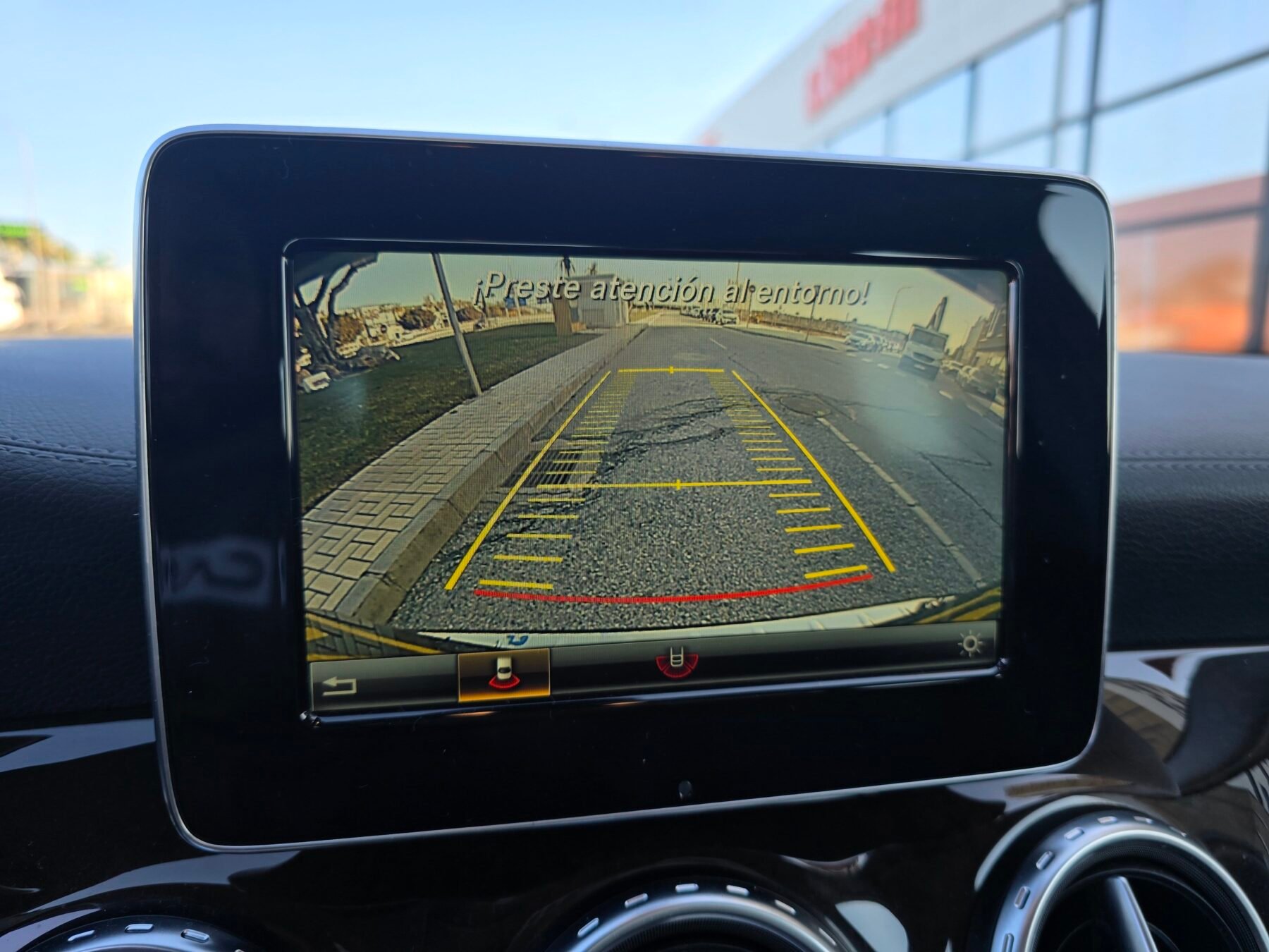 MERCEDES-BENZ CLASE GLA 200 URBAN 136CV