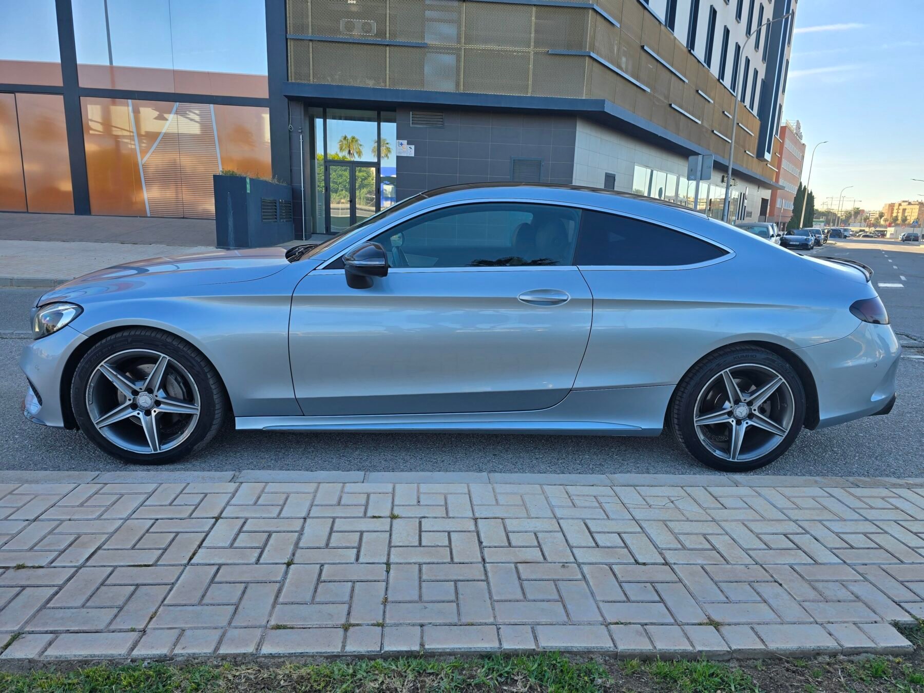 MERCEDES-BENZ Clase C COUPE 220 AMG LINE 170CV