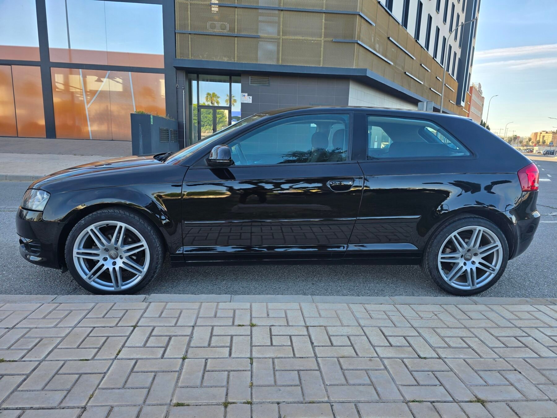 AUDI A3 1.6TDI ATTRACTION 105CV