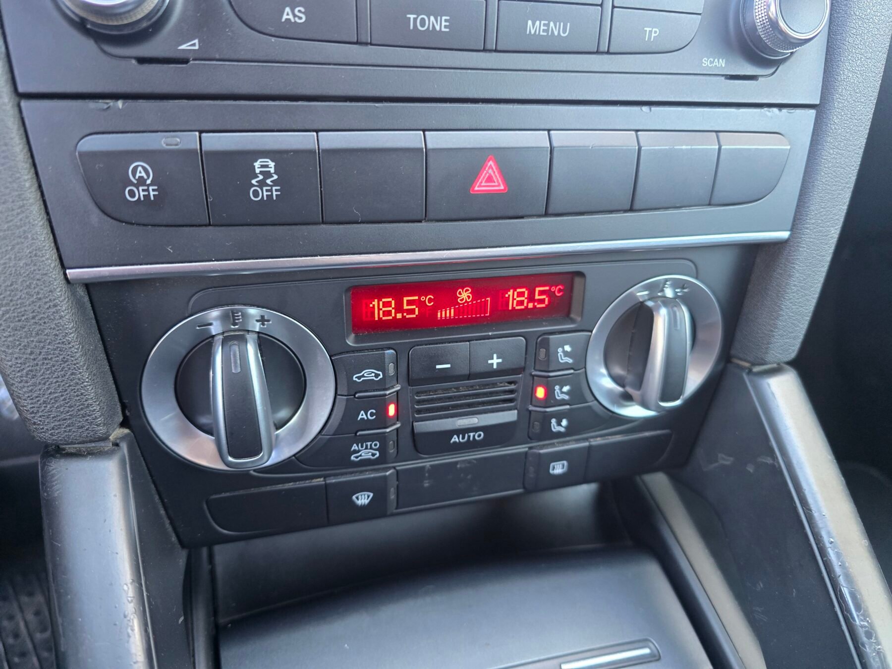 AUDI A3 1.6TDI ATTRACTION 105CV