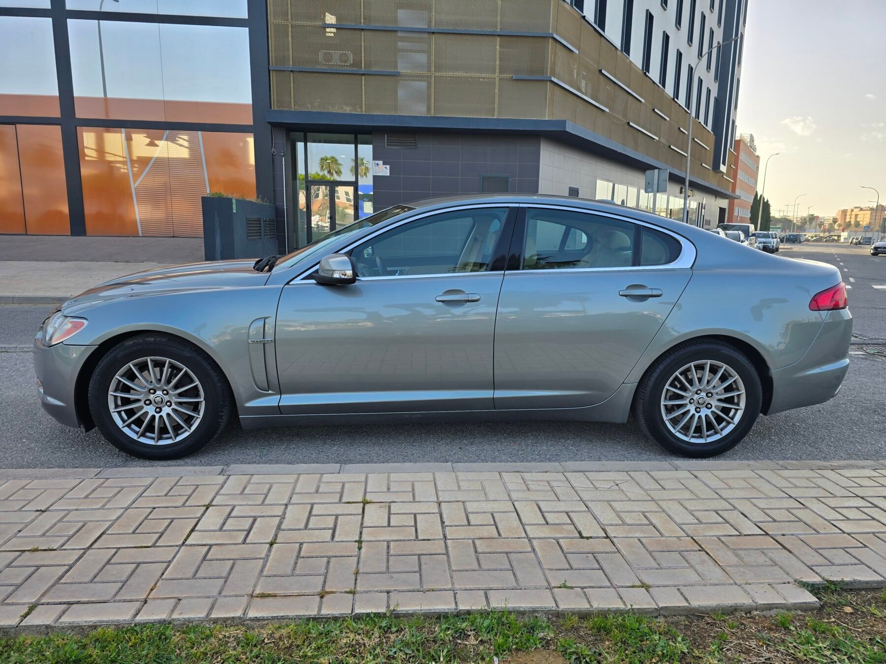 JAGUAR XF 2.7D V6 PREMIUM LUXURY 206CV