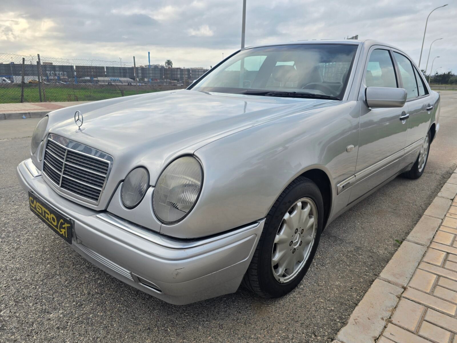 MERCEDES-BENZ CLASE E 300DT ELEGANCE 176CV 