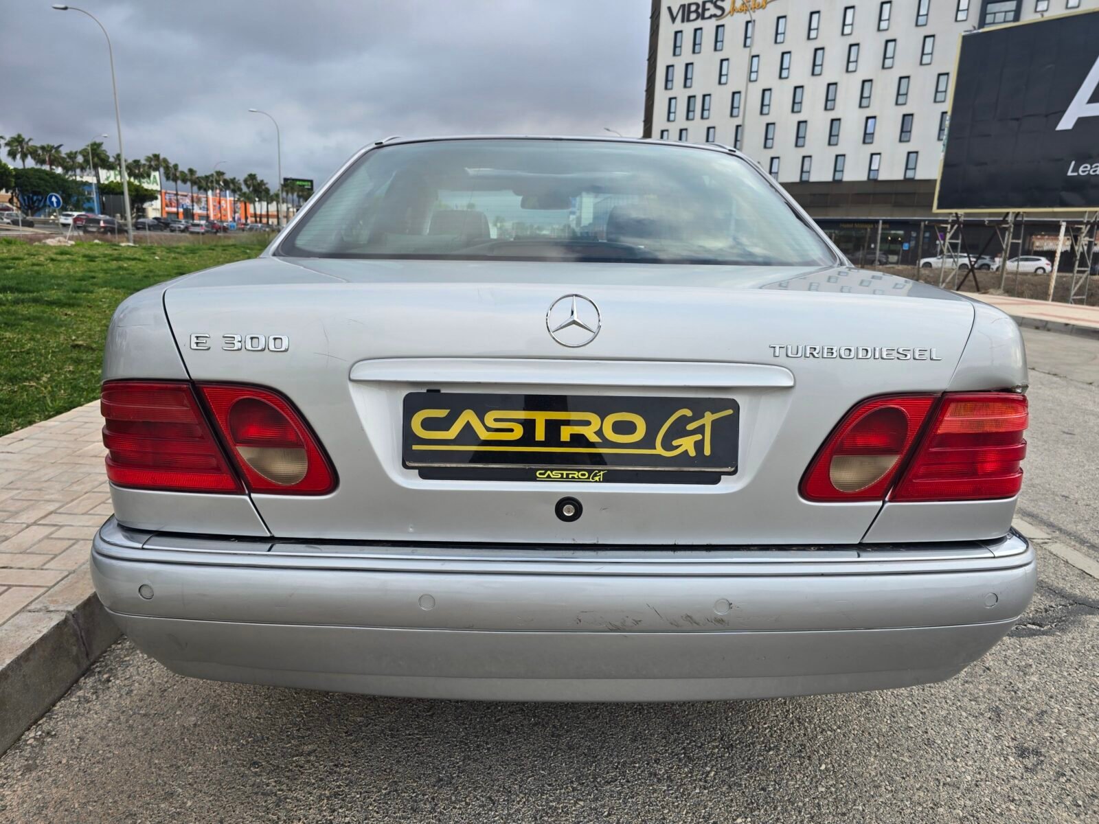 MERCEDES-BENZ CLASE E 300DT ELEGANCE 176CV 