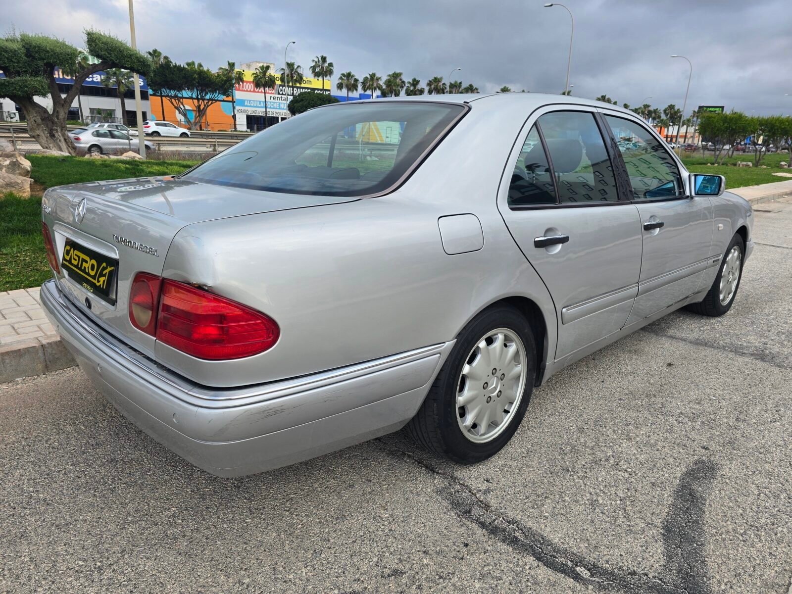 MERCEDES-BENZ CLASE E 300DT ELEGANCE 176CV 
