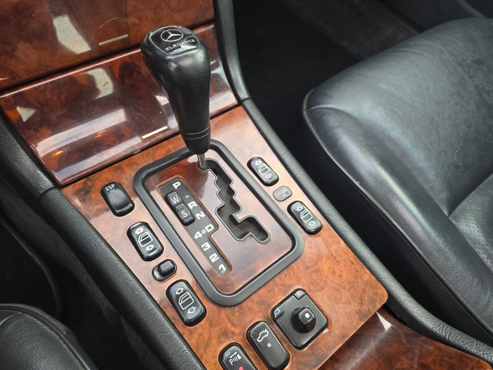 MERCEDES-BENZ CLASE E 300DT ELEGANCE 176CV 