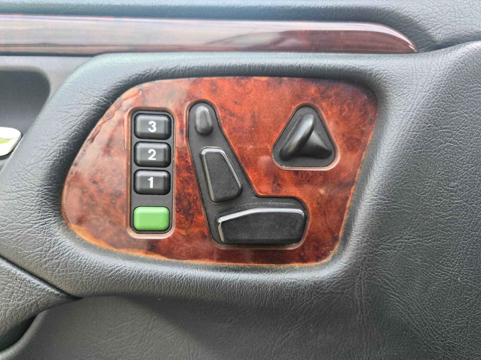 MERCEDES-BENZ CLASE E 300DT ELEGANCE 176CV 