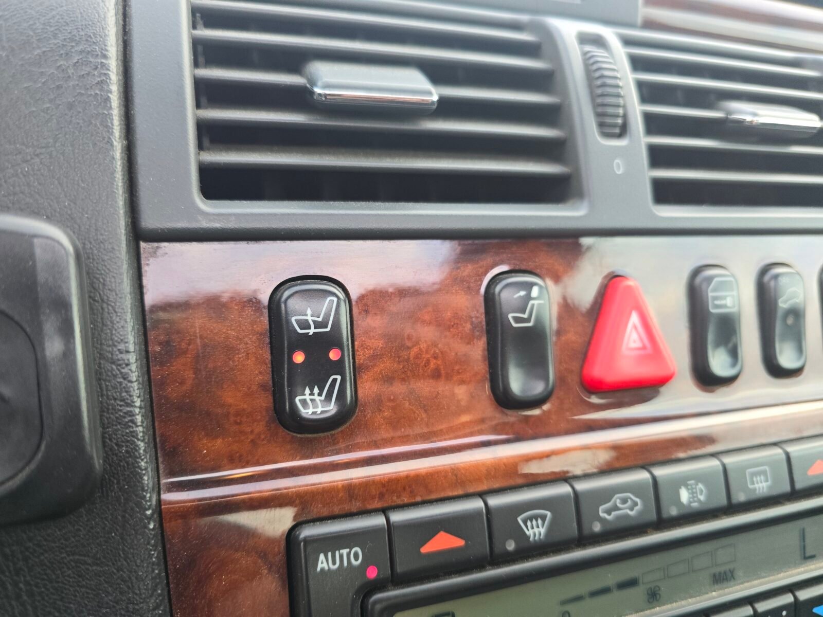 MERCEDES-BENZ CLASE E 300DT ELEGANCE 176CV 