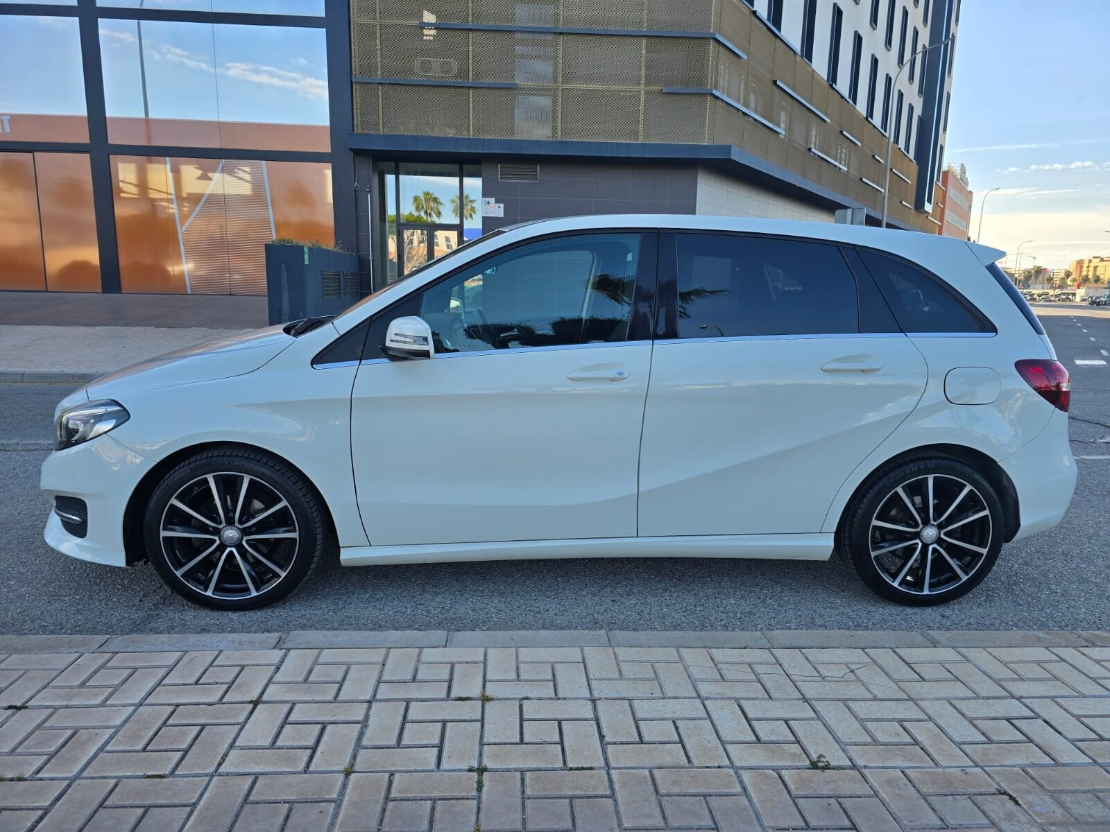 MERCEDES-BENZ CLASE B 180CDI SPORT 109CV