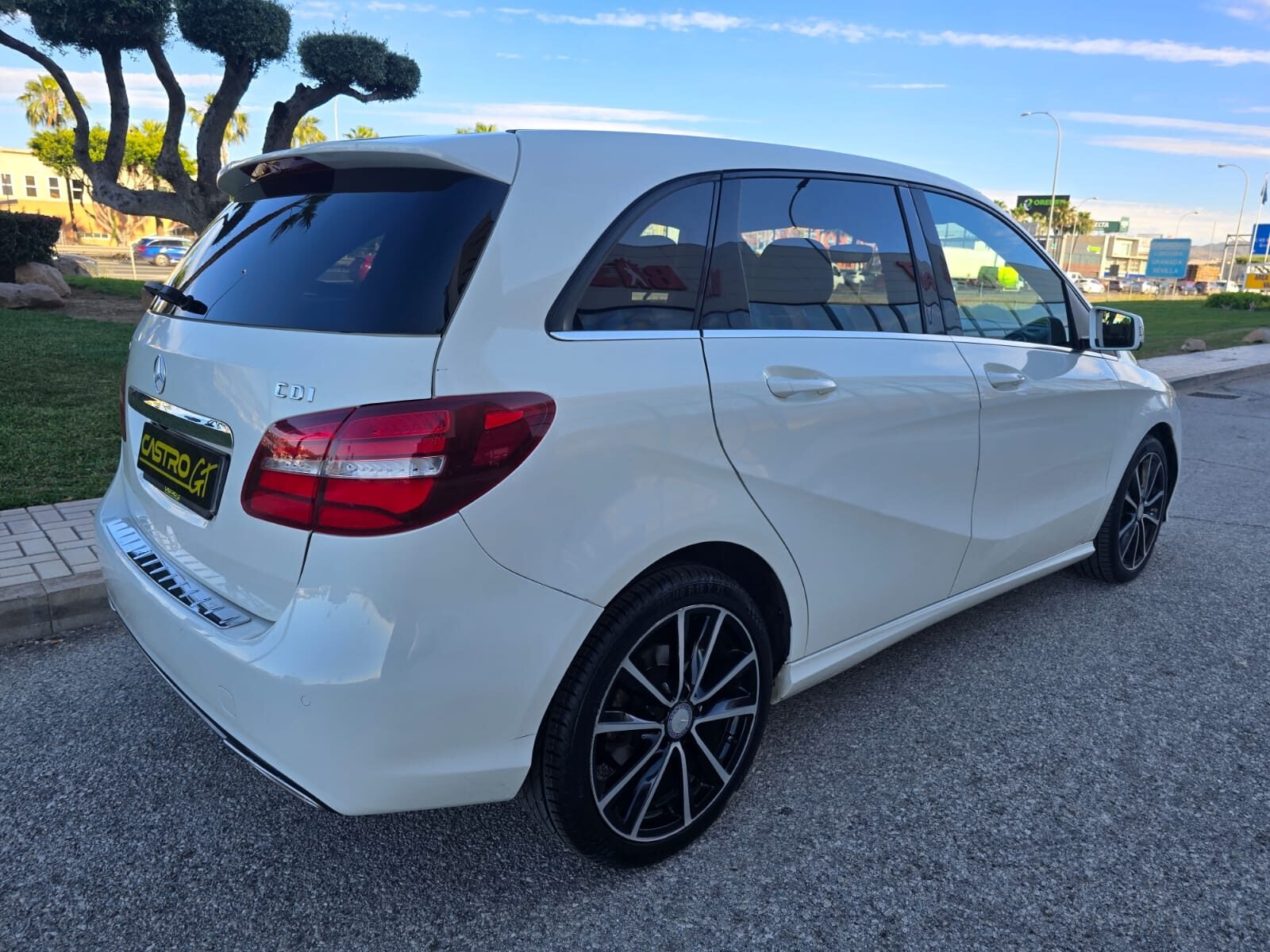 MERCEDES-BENZ CLASE B 180CDI SPORT 109CV