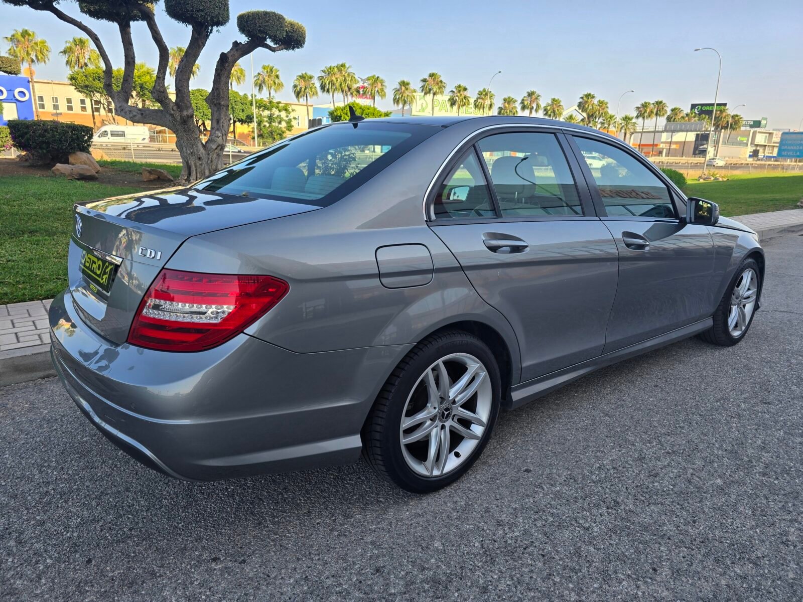 MERCEDES-BENZ Clase C 200 BLUE EFFICIENCY 136CV