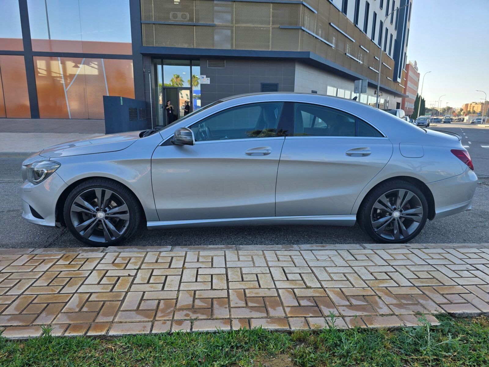 MERCEDES-BENZ CLASE CLA 200 AMG PACK 170CV