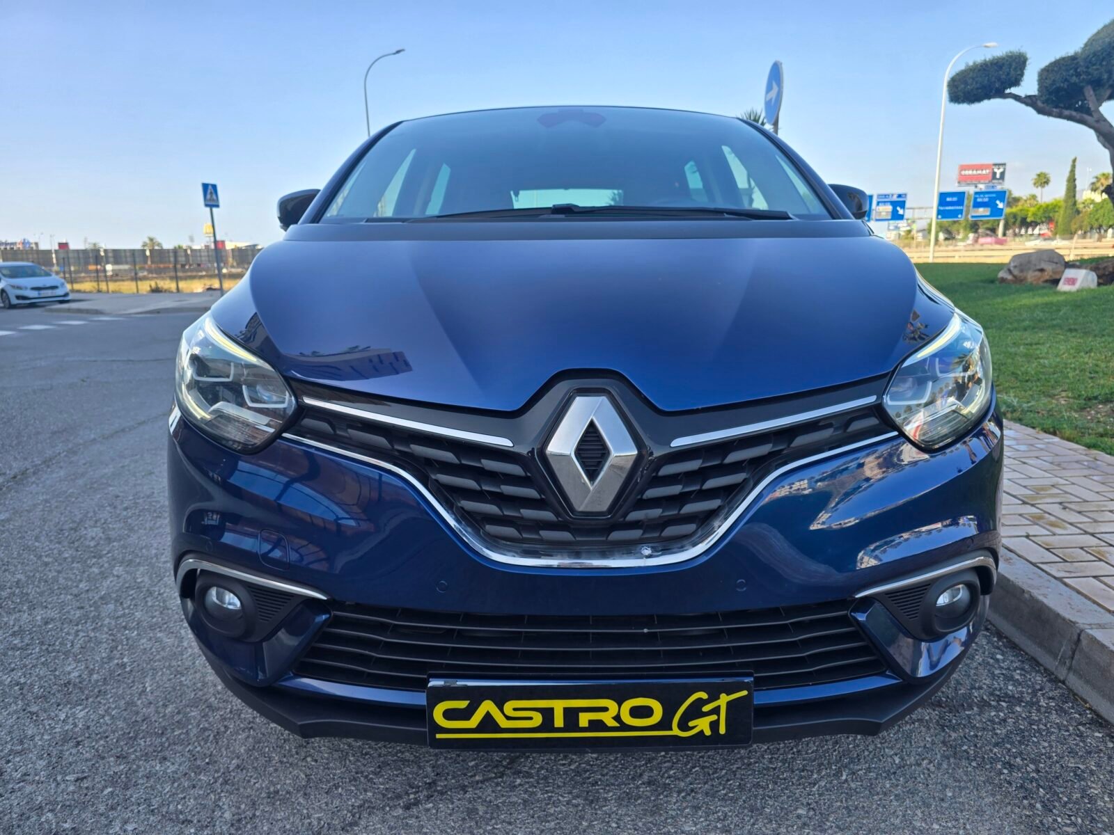 RENAULT SCENIC ZEN BLUE DCI BOSE EDITION 120CV