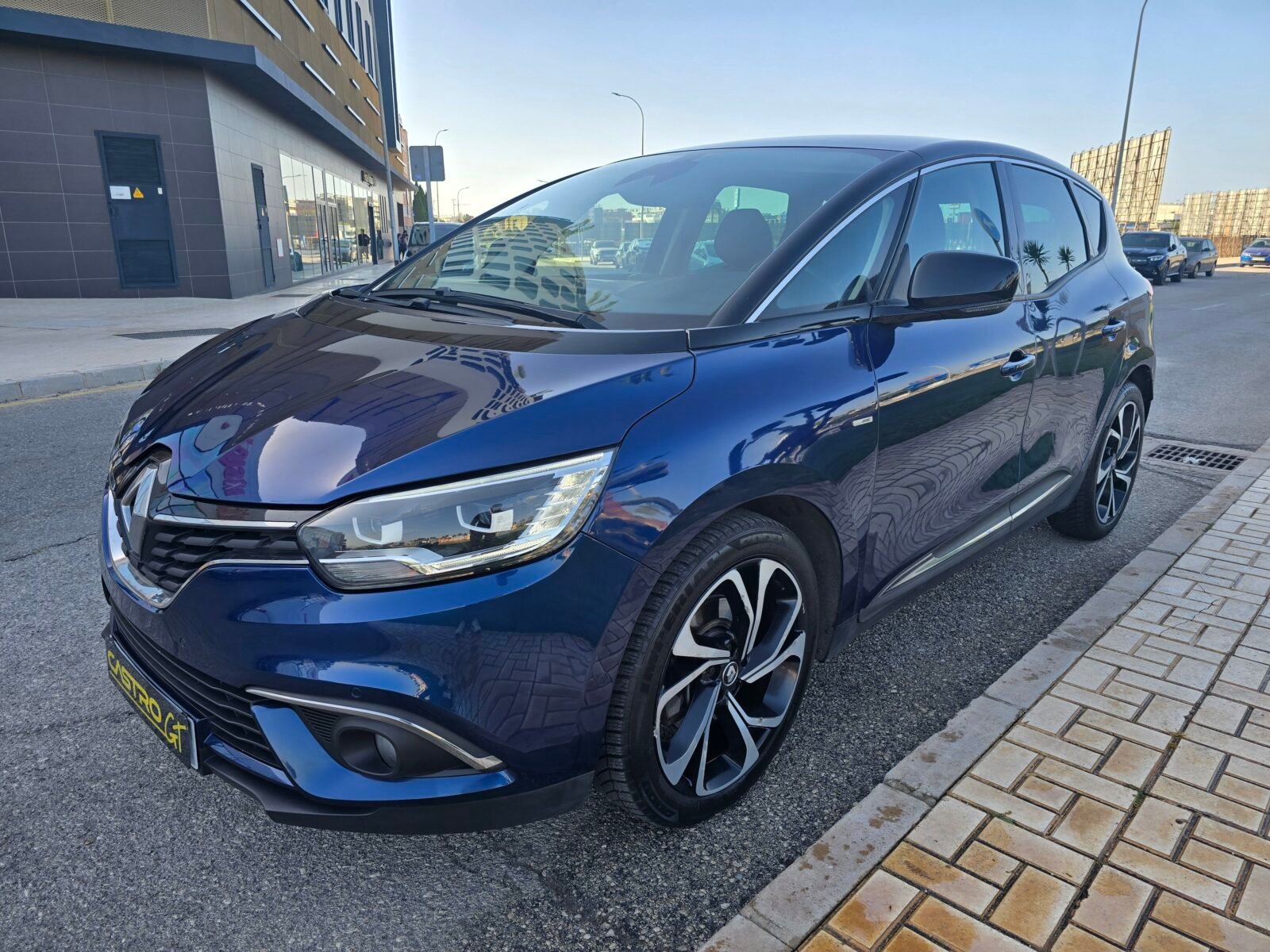 RENAULT SCENIC ZEN BLUE DCI BOSE EDITION 120CV