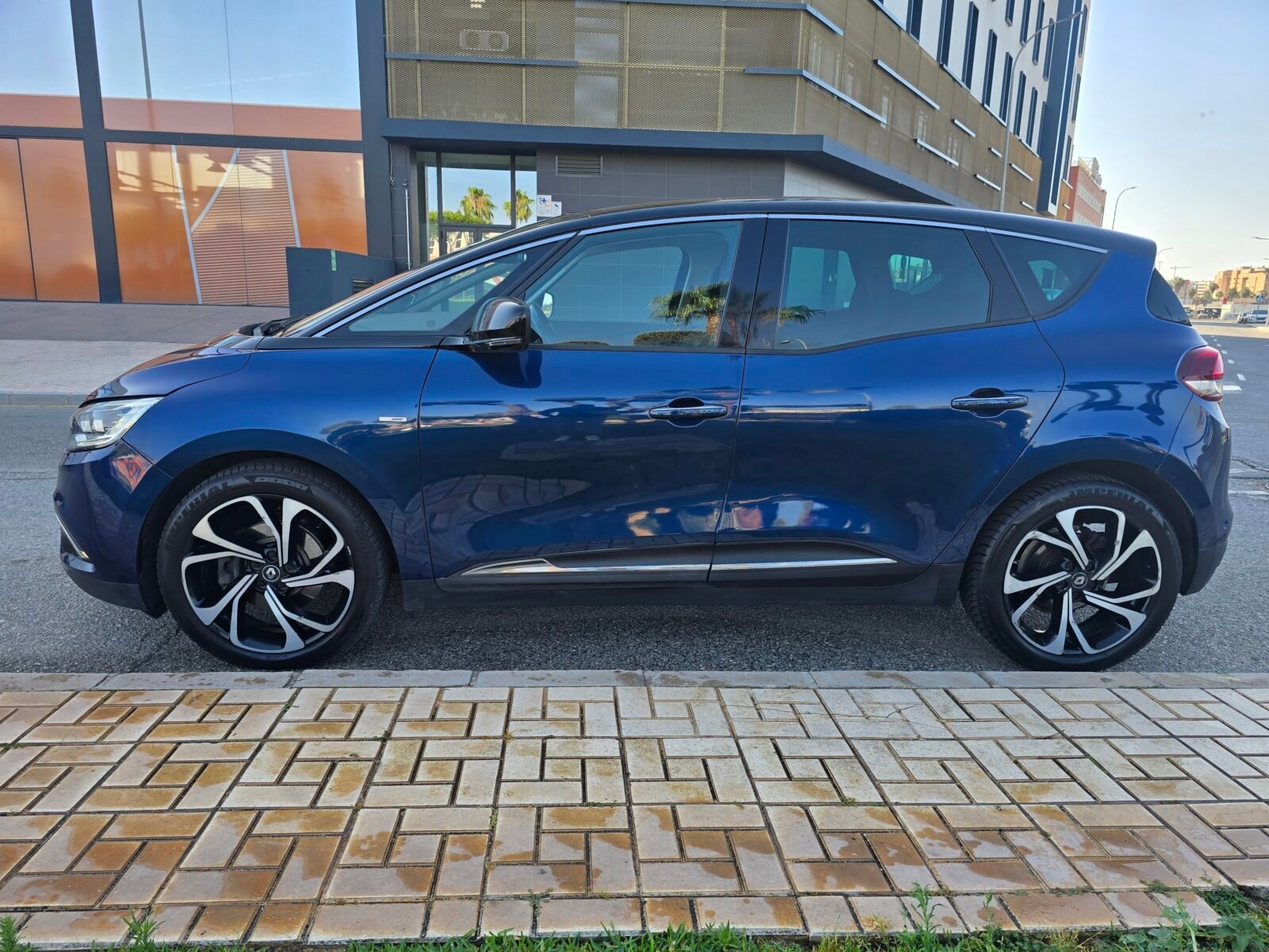 RENAULT SCENIC ZEN BLUE DCI BOSE EDITION 120CV