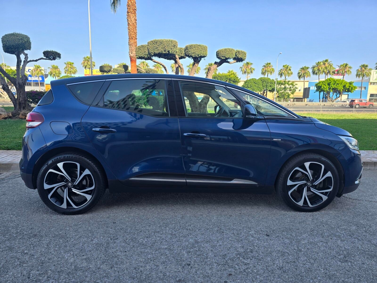 RENAULT SCENIC ZEN BLUE DCI BOSE EDITION 120CV