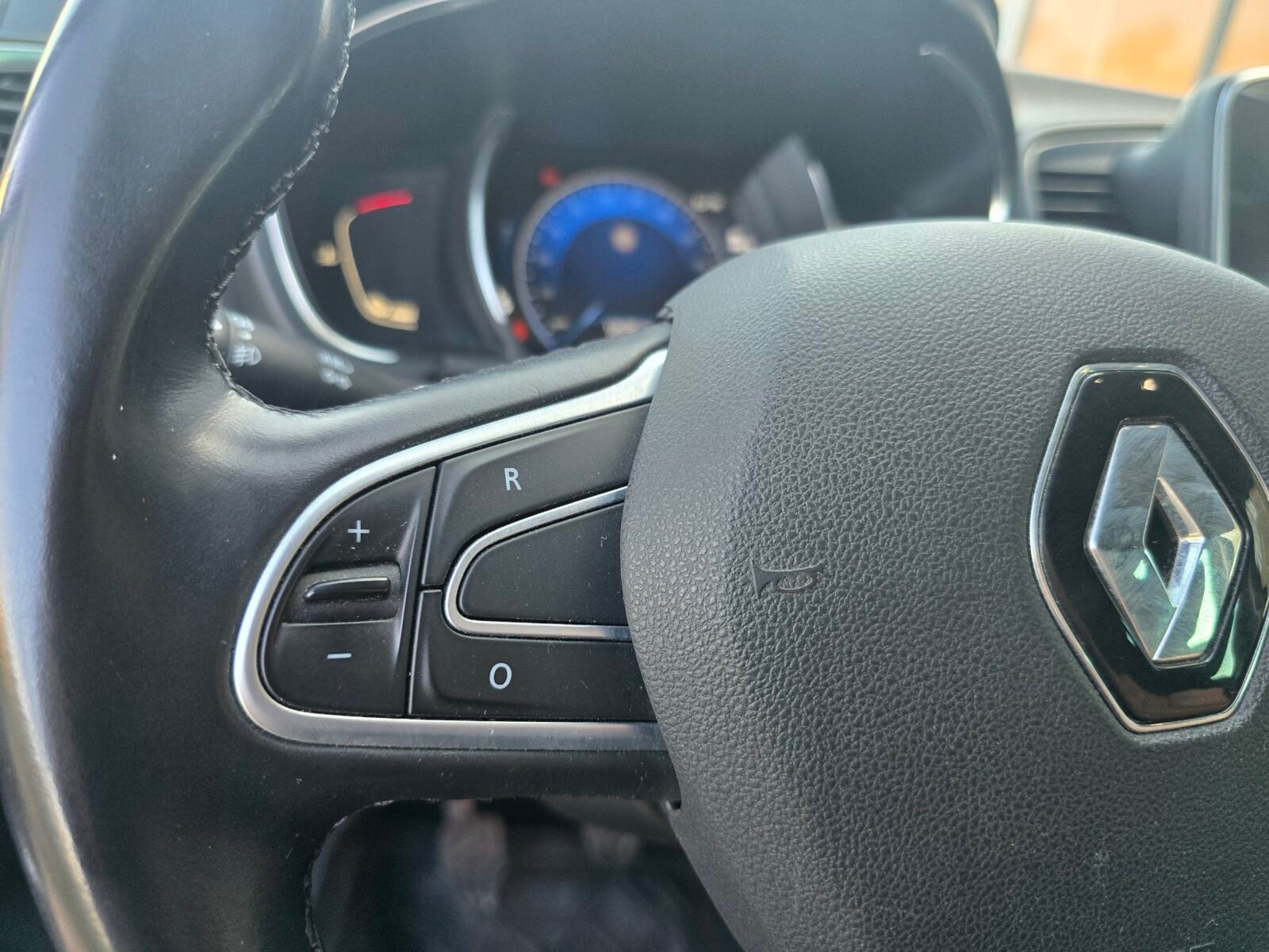 RENAULT SCENIC ZEN BLUE DCI BOSE EDITION 120CV