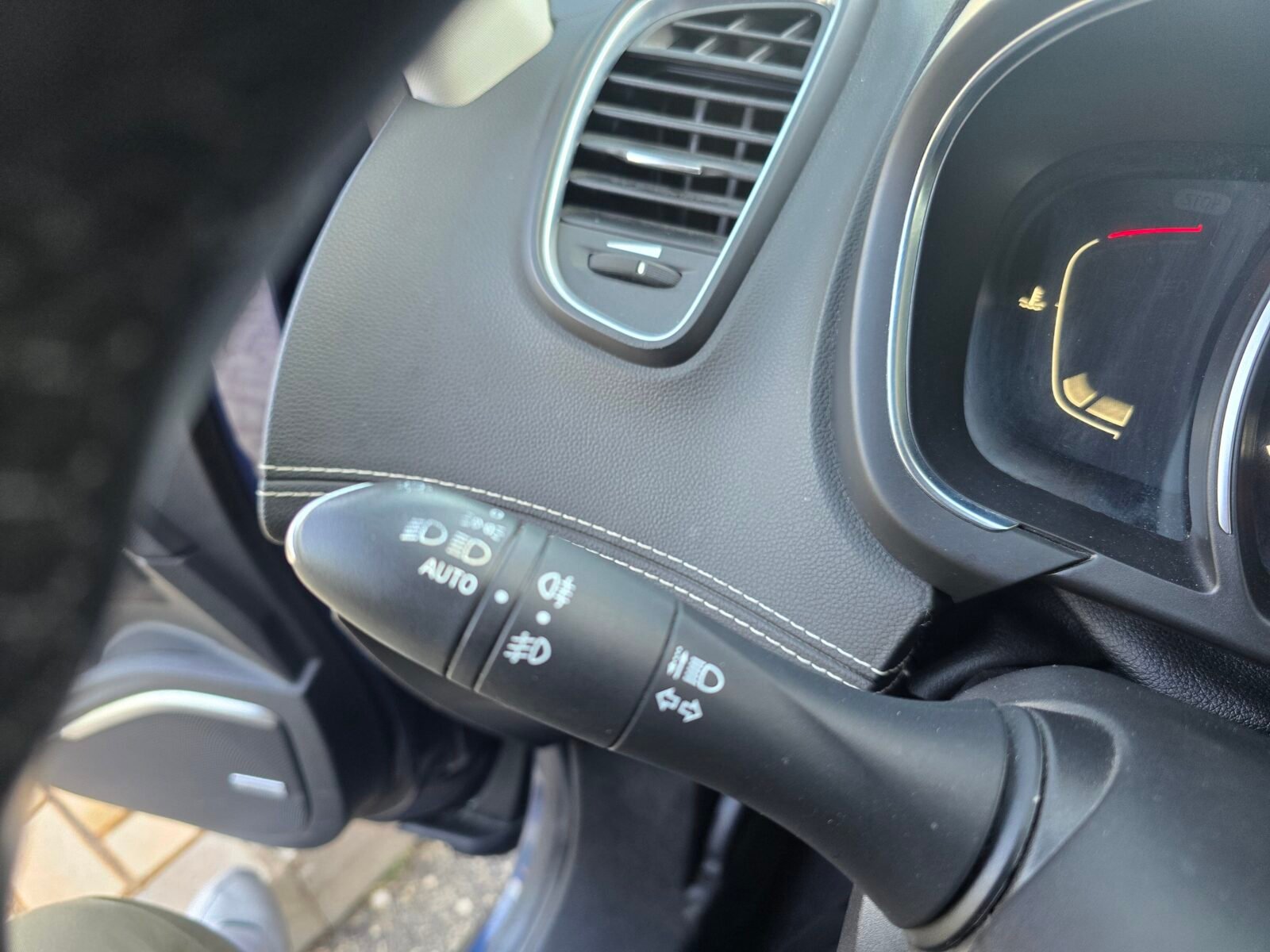 RENAULT SCENIC ZEN BLUE DCI BOSE EDITION 120CV